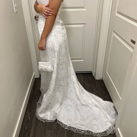 Marys Dresses & Skirts - Traditionally, beads are secured